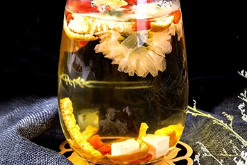 陈皮茯苓菊花枸杞泡水