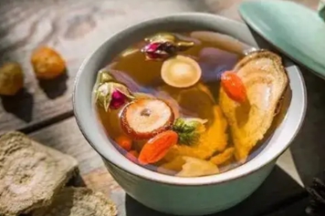 陈皮枸杞西洋参泡水喝