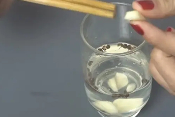 大蒜花椒水