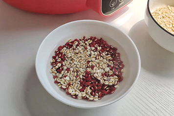 赤小豆薏米燕麦米同煮