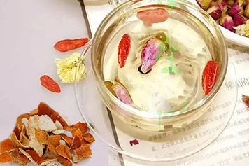 陈皮枸杞菊花玫瑰花泡水