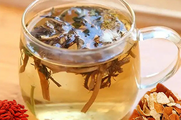 陈皮枸杞蒲公英泡水喝