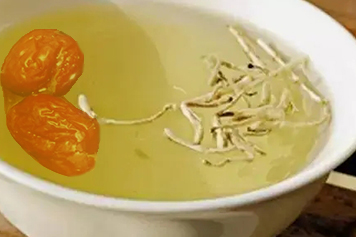 白茅根加红枣煮水