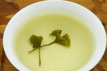白果树叶子泡水喝