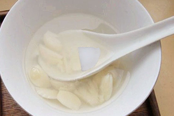 白萝卜大蒜煮水