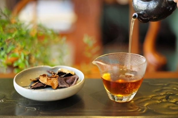 茯茶和陈皮搭配一起