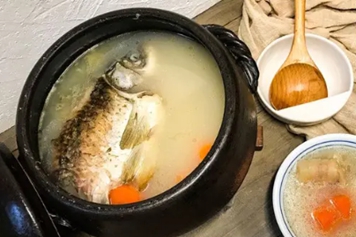 粉葛煲鲫鱼