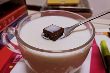 纯牛奶加红糖