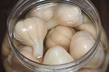 醋浸泡大蒜头