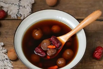 红枣桂圆干泡水
