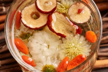 红枣杞子菊花泡水