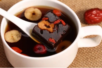 红枣姜枸杞红糖水