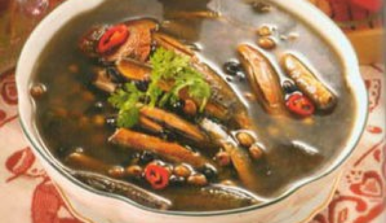 泥鳅煲黑豆