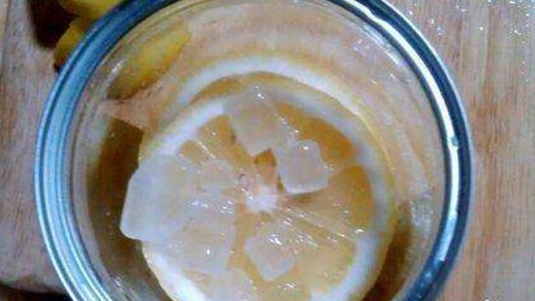 冰糖泡水