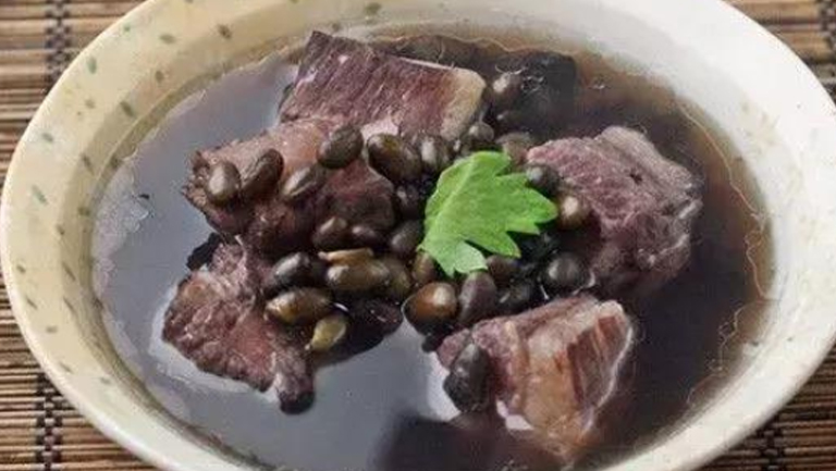 黑豆骨头汤