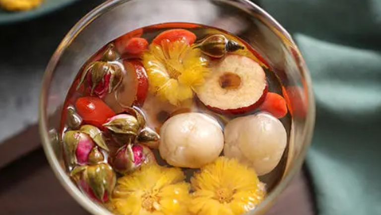菊花玫瑰花红枣枸杞茶