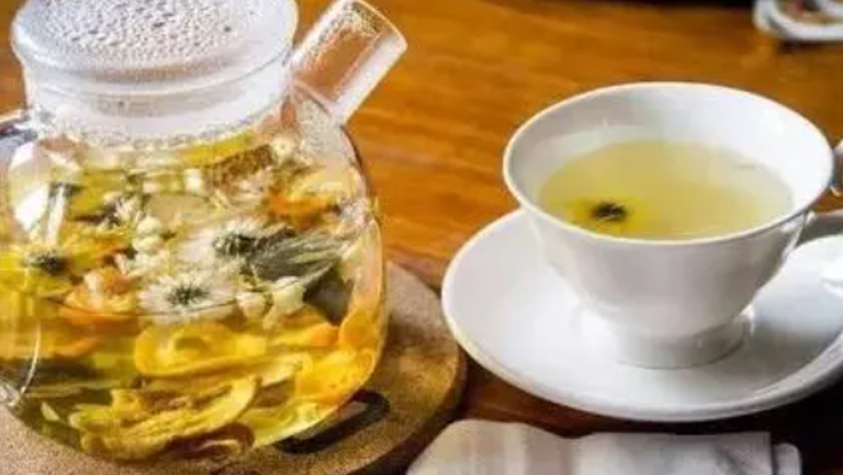 菊花和红茶在一起喝