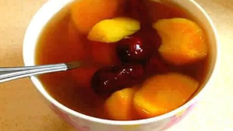 红枣生姜苹果煮水
