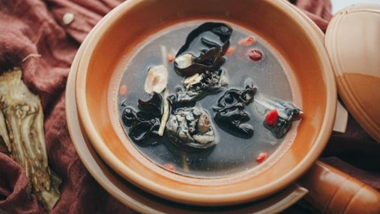 当归乌鸡汤
