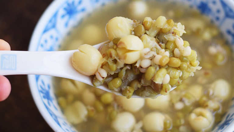 绿豆莲子糖水