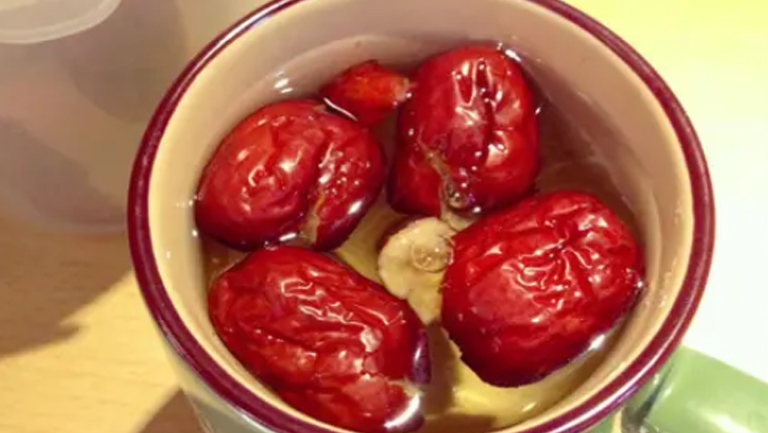 红枣泡茶