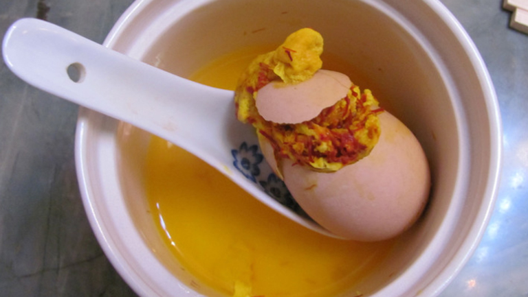 藏红花煮鸡蛋