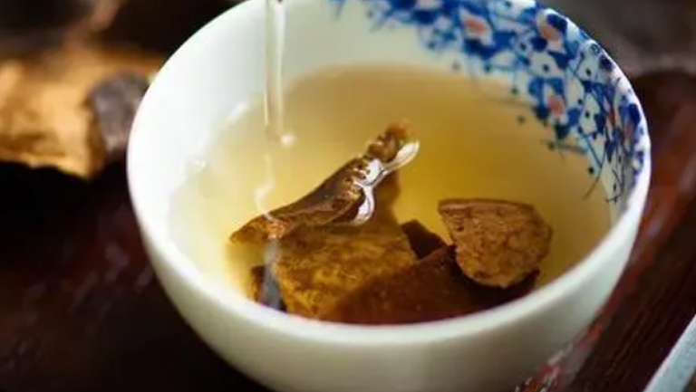 陈皮甘草菊花泡水喝