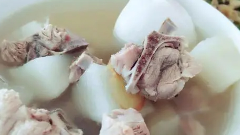 白萝卜炖排骨
