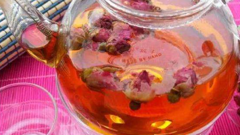 红玫瑰和蜂蜜一起泡水喝