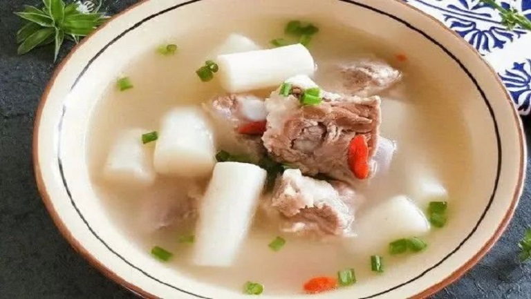 山药炖排骨汤