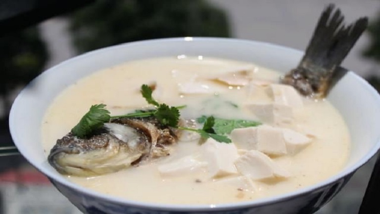 鲫鱼豆腐汤