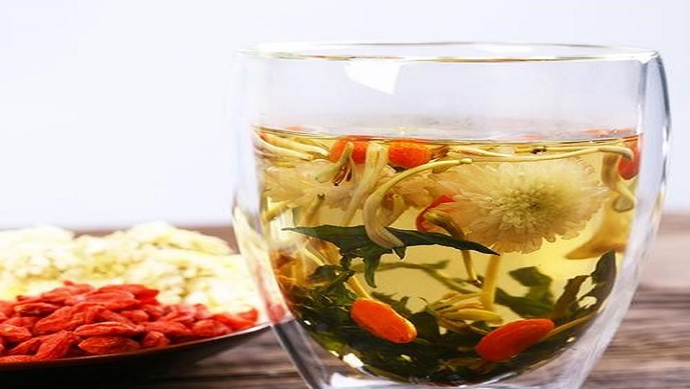 菊花枸杞金银花茶
