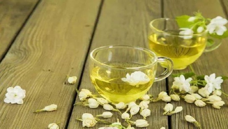茉莉泡水