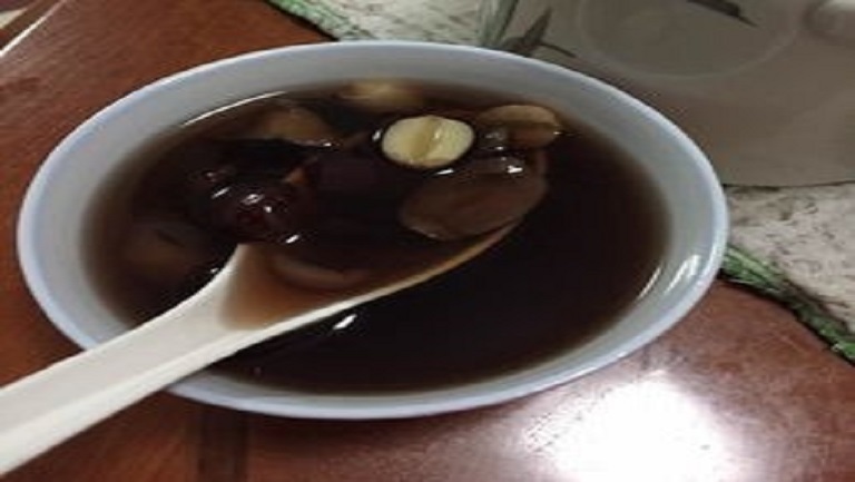 黑豆莲子百合汤