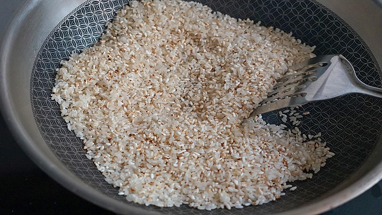 炒大米泡水喝