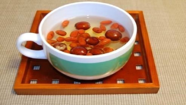 大枣枸杞泡水