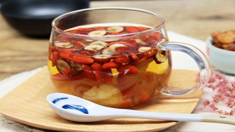 红枣菊花枸杞茶
