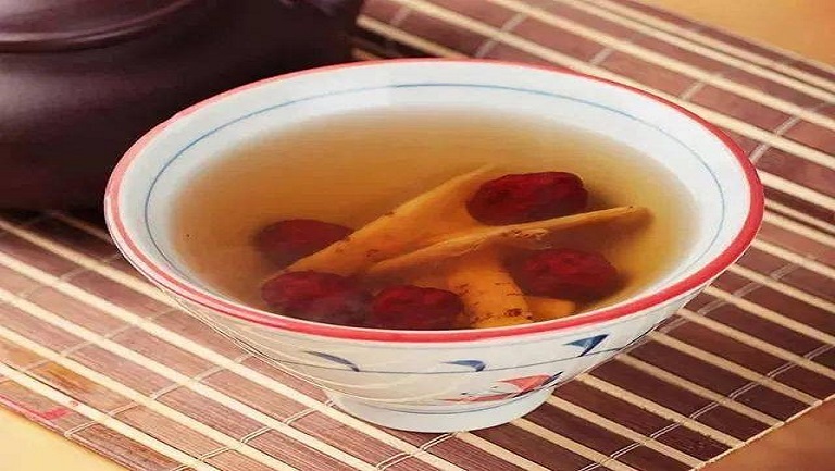 红枣黄芪泡水喝