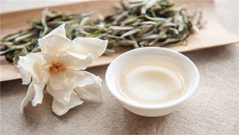 栀子花泡水喝