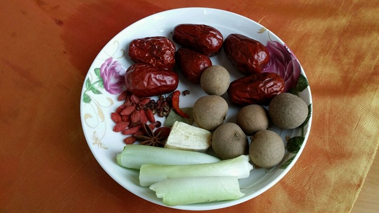 桂圆花椒红枣茶