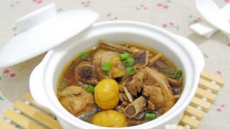 板栗炖鸡
