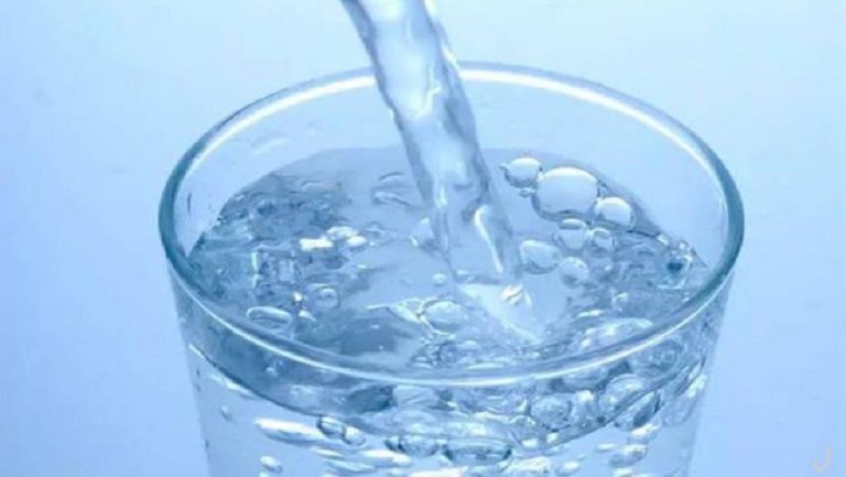 水