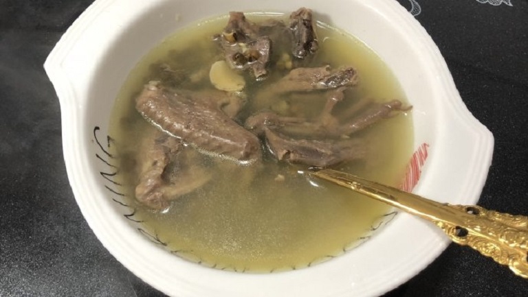 绿豆白鸽汤