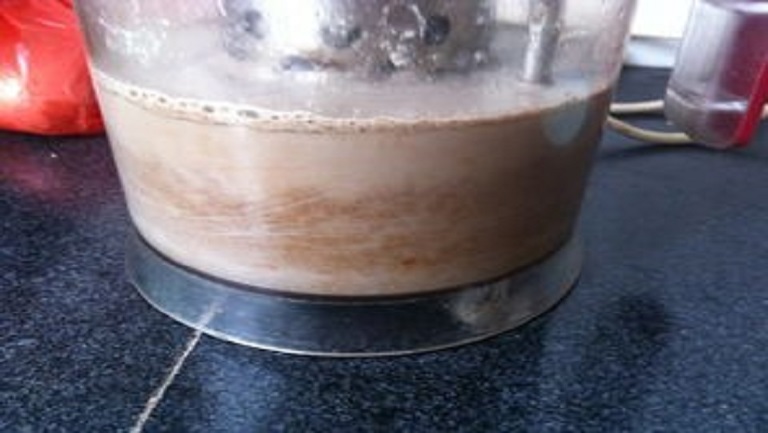 黑豆黑芝麻豆浆