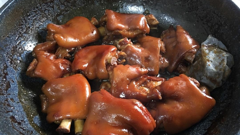 炖猪蹄子