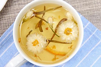 蜂蜜金银花泡水