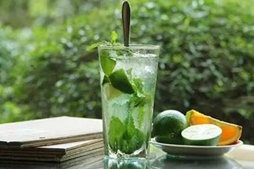 艾叶加薄荷泡水