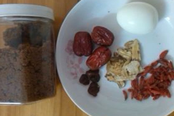 当归红枣枸杞鸡蛋一起煮