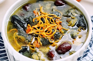 虫草花炖乌鸡汤
