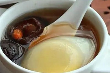 冰糖炖鸭蛋